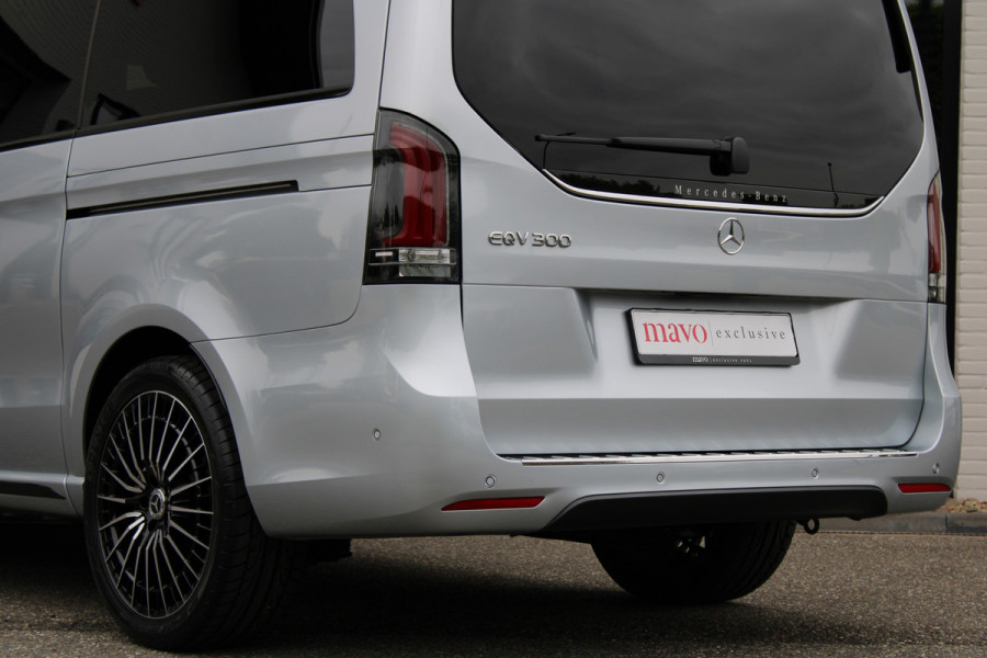 Mercedes-Benz Eqv 300 L2 / AMG / Luchtvering / Dubbele Cabine / Black Edition / 360 Camera / Vol Opties / NIEUWSTAAT