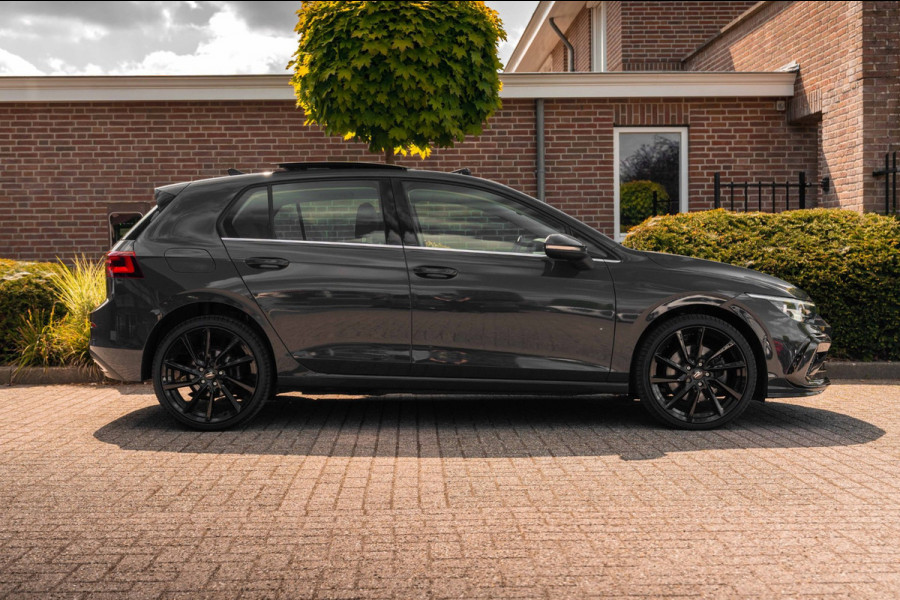 Volkswagen Golf 1.4 eHybrid 204 PK 1e Eig R-Line Pano Massage Adaptive 19''