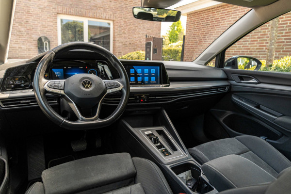 Volkswagen Golf 1.4 eHybrid 204 PK 1e Eig R-Line Pano Massage Adaptive 19''