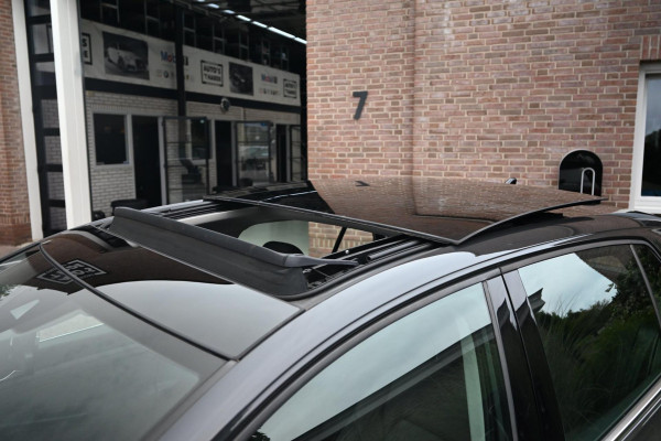 Volkswagen Golf 1.4 eHybrid 204 PK 1e Eig R-Line Pano Massage Adaptive 19''
