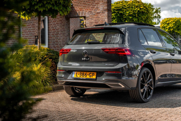 Volkswagen Golf 1.4 eHybrid 204 PK 1e Eig R-Line Pano Massage Adaptive 19''