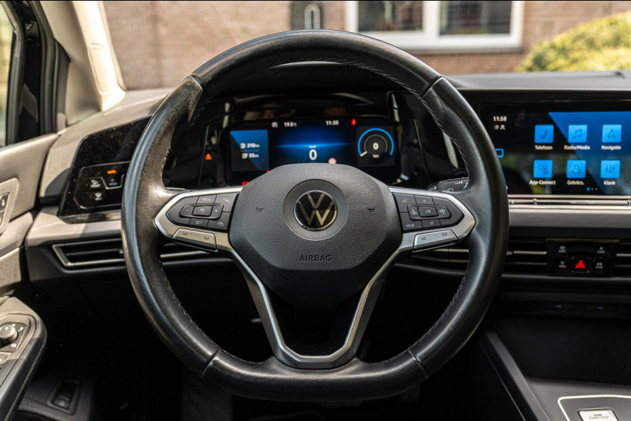 Volkswagen Golf 1.4 eHybrid 204 PK 1e Eig R-Line Pano Massage Adaptive 19''