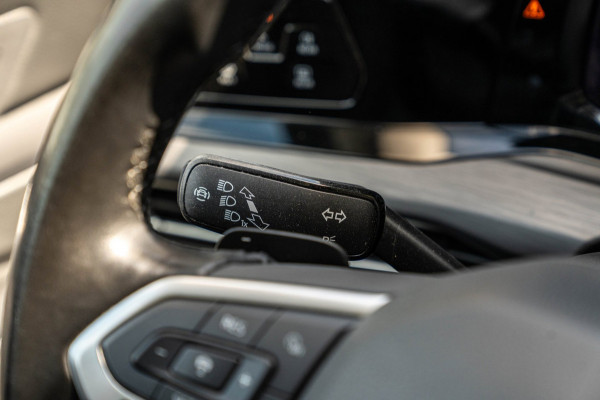 Volkswagen Golf 1.4 eHybrid 204 PK 1e Eig R-Line Pano Massage Adaptive 19''