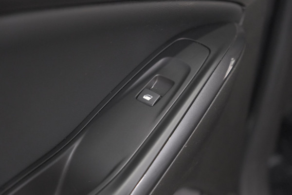 Opel Grandland X 1.6 Turbo Hybrid Business Edition | Trekhaak | Navigatie | Parkeersensoren | Apple Carplay | Climate Control
