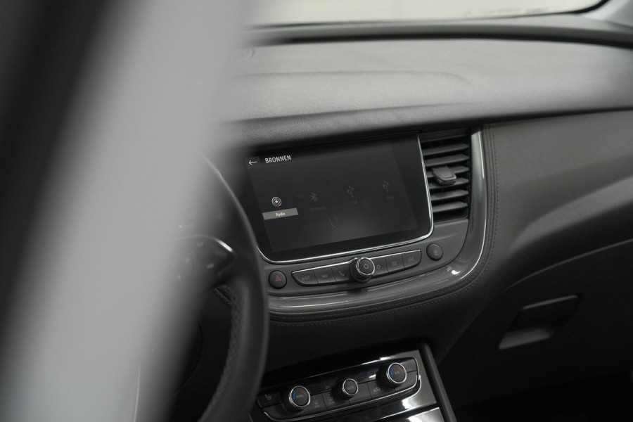 Opel Grandland X 1.6 Turbo Hybrid Business Edition | Trekhaak | Navigatie | Parkeersensoren | Apple Carplay | Climate Control