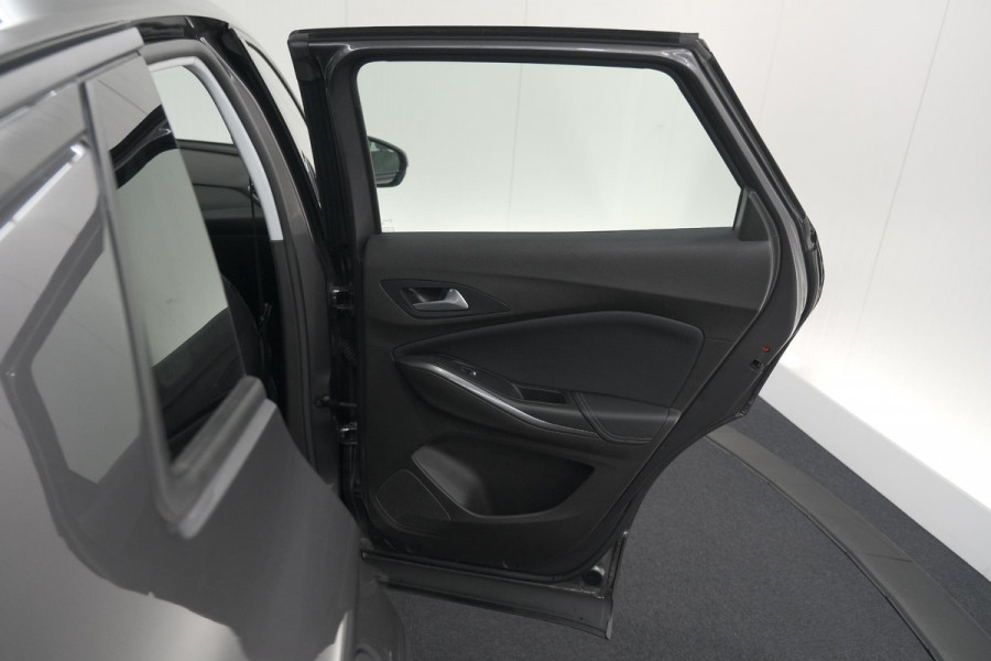 Opel Grandland X 1.6 Turbo Hybrid Business Edition | Trekhaak | Navigatie | Parkeersensoren | Apple Carplay | Climate Control