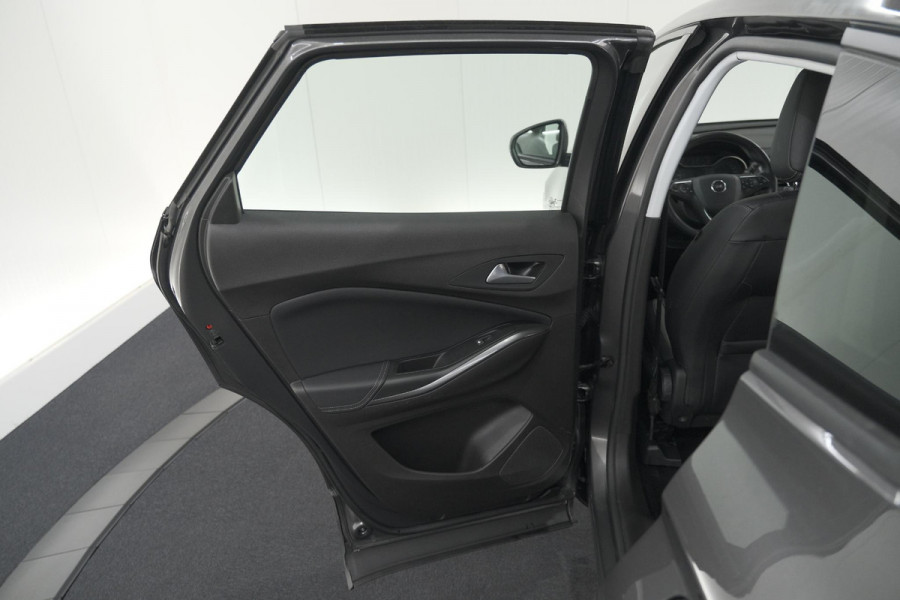 Opel Grandland X 1.6 Turbo Hybrid Business Edition | Trekhaak | Navigatie | Parkeersensoren | Apple Carplay | Climate Control