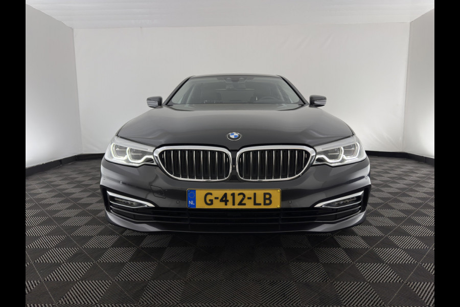 BMW 5 Serie 530e iPerformance eDrive Edition (INCL.BTW) Aut. *HEAD-UP | LUXURY-LEATHER | FULL-LED | SOFT-CLOSE | TOP-VIEW | MEMORY-PACK | DIGI-COCKPIT | NAVI-FULLMAP | HEATED-COMFORTSEATS | PRIVACY-GLASS | ECC | PDC | 18''ALU*