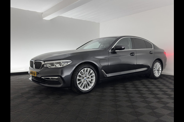 BMW 5 Serie 530e iPerformance eDrive Edition (INCL.BTW) Aut. *HEAD-UP | LUXURY-LEATHER | FULL-LED | SOFT-CLOSE | TOP-VIEW | MEMORY-PACK | DIGI-COCKPIT | NAVI-FULLMAP | HEATED-COMFORTSEATS | PRIVACY-GLASS | ECC | PDC | 18''ALU*