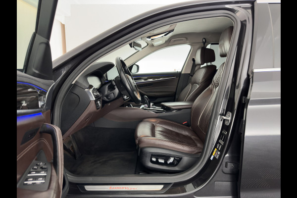 BMW 5 Serie 530e iPerformance eDrive Edition (INCL.BTW) Aut. *HEAD-UP | LUXURY-LEATHER | FULL-LED | SOFT-CLOSE | TOP-VIEW | MEMORY-PACK | DIGI-COCKPIT | NAVI-FULLMAP | HEATED-COMFORTSEATS | PRIVACY-GLASS | ECC | PDC | 18''ALU*