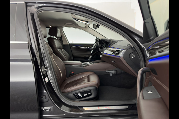 BMW 5 Serie 530e iPerformance eDrive Edition (INCL.BTW) Aut. *HEAD-UP | LUXURY-LEATHER | FULL-LED | SOFT-CLOSE | TOP-VIEW | MEMORY-PACK | DIGI-COCKPIT | NAVI-FULLMAP | HEATED-COMFORTSEATS | PRIVACY-GLASS | ECC | PDC | 18''ALU*