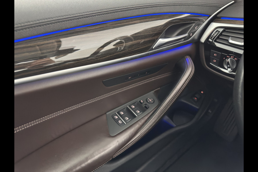 BMW 5 Serie 530e iPerformance eDrive Edition (INCL.BTW) Aut. *HEAD-UP | LUXURY-LEATHER | FULL-LED | SOFT-CLOSE | TOP-VIEW | MEMORY-PACK | DIGI-COCKPIT | NAVI-FULLMAP | HEATED-COMFORTSEATS | PRIVACY-GLASS | ECC | PDC | 18''ALU*