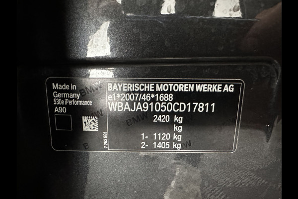 BMW 5 Serie 530e iPerformance eDrive Edition (INCL.BTW) Aut. *HEAD-UP | LUXURY-LEATHER | FULL-LED | SOFT-CLOSE | TOP-VIEW | MEMORY-PACK | DIGI-COCKPIT | NAVI-FULLMAP | HEATED-COMFORTSEATS | PRIVACY-GLASS | ECC | PDC | 18''ALU*