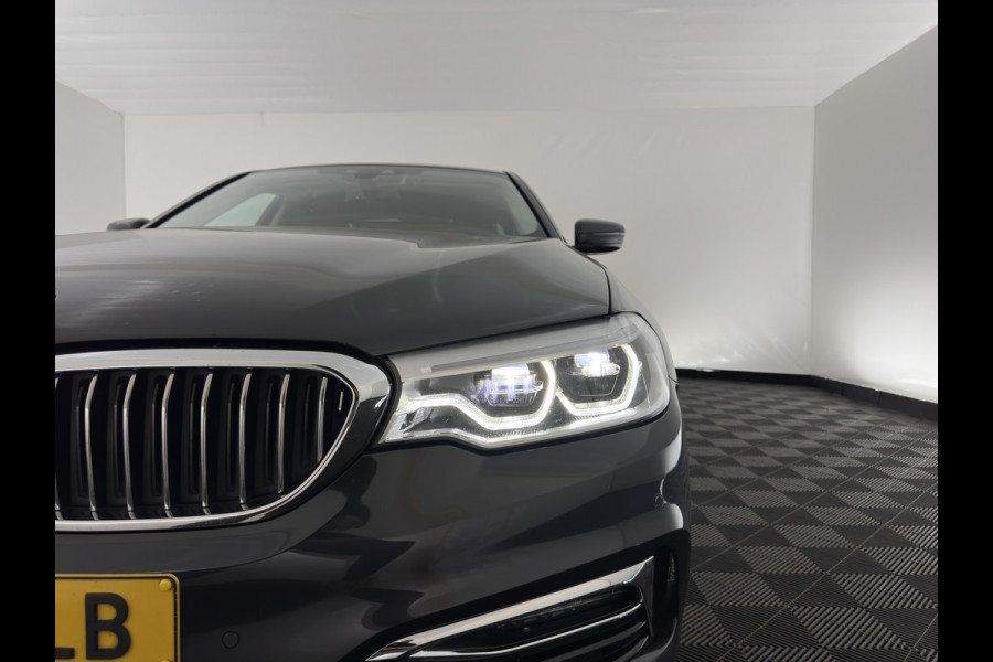 BMW 5 Serie 530e iPerformance eDrive Edition (INCL.BTW) Aut. *HEAD-UP | LUXURY-LEATHER | FULL-LED | SOFT-CLOSE | TOP-VIEW | MEMORY-PACK | DIGI-COCKPIT | NAVI-FULLMAP | HEATED-COMFORTSEATS | PRIVACY-GLASS | ECC | PDC | 18''ALU*