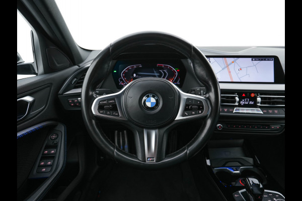 BMW 1-serie 118i Executive Edition M-Sportpack (INCL.BTW) *SPORT-SEATS | FULL-LED | DIGI-COCKPIT | HIFI-SOUND | CAMERA | NAVI-FULLMAP | AMBIENT-LIGHT | PRIVACY-GLASS | ECC | PDC | CRUISE | 18''ALU*