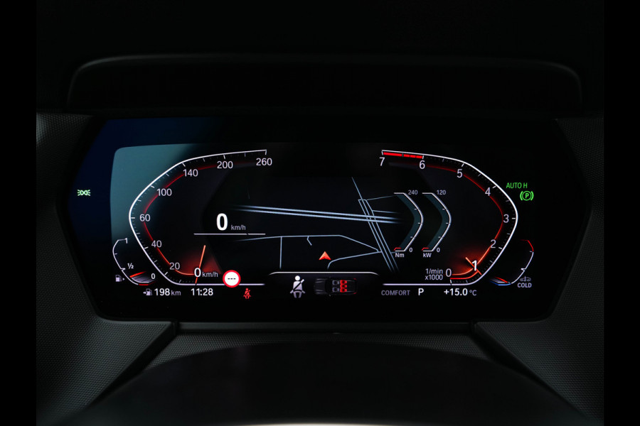 BMW 1-serie 118i Executive Edition M-Sportpack (INCL.BTW) *SPORT-SEATS | FULL-LED | DIGI-COCKPIT | HIFI-SOUND | CAMERA | NAVI-FULLMAP | AMBIENT-LIGHT | PRIVACY-GLASS | ECC | PDC | CRUISE | 18''ALU*