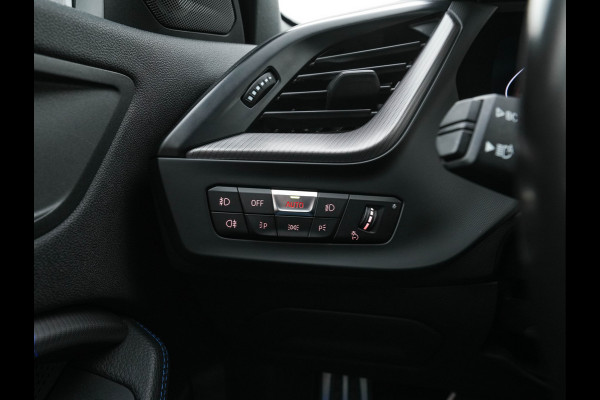 BMW 1-serie 118i Executive Edition M-Sportpack (INCL.BTW) *SPORT-SEATS | FULL-LED | DIGI-COCKPIT | HIFI-SOUND | CAMERA | NAVI-FULLMAP | AMBIENT-LIGHT | PRIVACY-GLASS | ECC | PDC | CRUISE | 18''ALU*