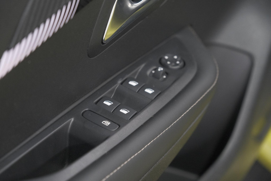 Peugeot 208 PureTech 100 Allure | Apple Carplay | Parkeersensoren | Climate Control