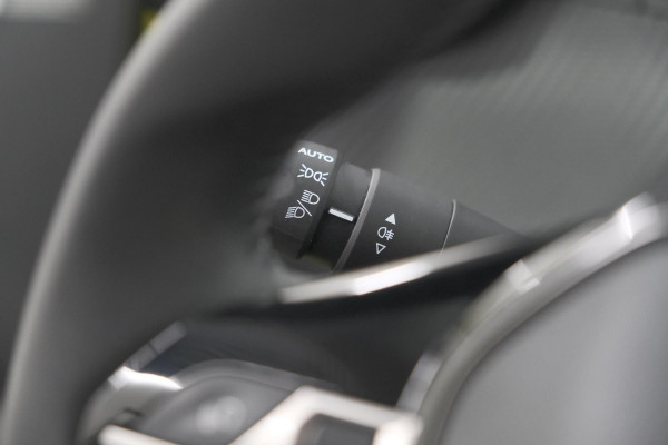 Peugeot 208 PureTech 100 Allure | Apple Carplay | Parkeersensoren | Climate Control