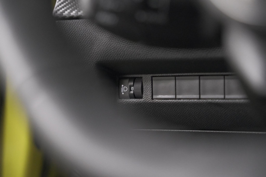 Peugeot 208 PureTech 100 Allure | Apple Carplay | Parkeersensoren | Climate Control