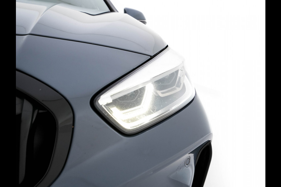 BMW 1-serie 118i Executive Edition M-Sportpack (INCL.BTW) *SPORT-SEATS | FULL-LED | DIGI-COCKPIT | HIFI-SOUND | CAMERA | NAVI-FULLMAP | AMBIENT-LIGHT | PRIVACY-GLASS | ECC | PDC | CRUISE | 18''ALU*