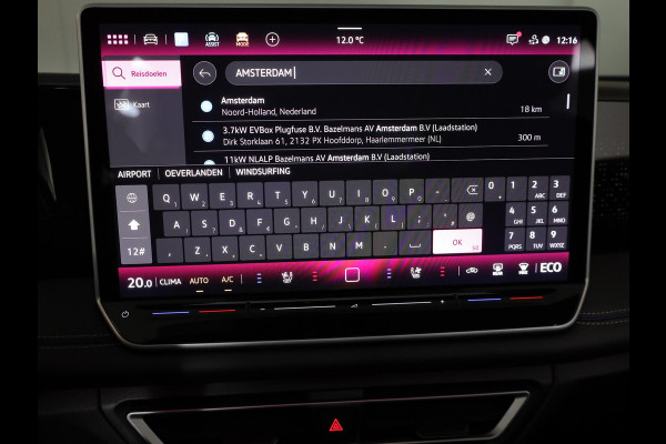 Volkswagen Tiguan 1.5 eHybrid R-Line Edition 272 pk Automaat (DSG) | Verlengde garantie | Navigatie | Panoramadak | Trekhaak (wegklapbaar) | Stoelverwarming v/a | Black Style pakket | R-Line |
