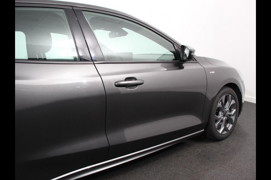 Ford Focus 1.0 Focus 125 PK HB ST-Line Automaat Navi Climate control cruise control Carplay LM velgen Parkeersensoren Led Matrix koplampen
