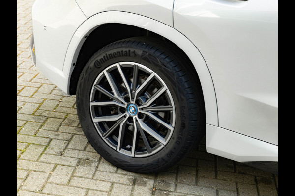 BMW X1 xDrive25e M-Sport - Trekhaak - Driving Ass Plus - Adaptive LED - Comfort Access
