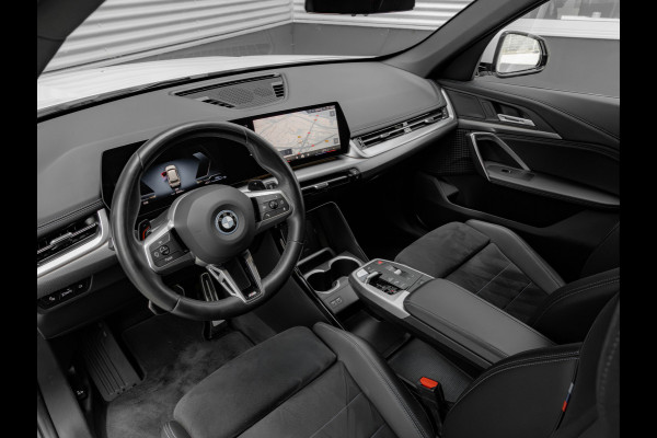 BMW X1 xDrive25e M-Sport - Trekhaak - Driving Ass Plus - Adaptive LED - Comfort Access