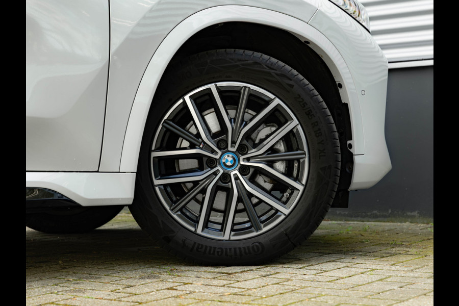BMW X1 xDrive25e M-Sport - Trekhaak - Driving Ass Plus - Adaptive LED - Comfort Access