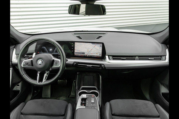 BMW X1 xDrive25e M-Sport - Trekhaak - Driving Ass Plus - Adaptive LED - Comfort Access