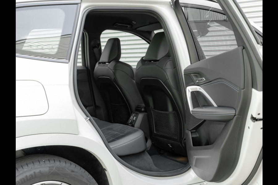 BMW X1 xDrive25e M-Sport - Trekhaak - Driving Ass Plus - Adaptive LED - Comfort Access