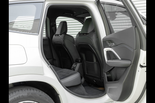 BMW X1 xDrive25e M-Sport - Trekhaak - Driving Ass Plus - Adaptive LED - Comfort Access