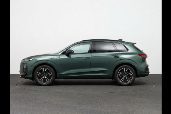 Audi Q3 S edition e-hybrid 272 pk | Techniekpakket plus | Panorama-glasdak | Optiekpakket zwart-glanzend | Sportstoelen zwart leder |