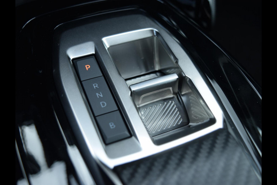 Peugeot e-2008 EV GT Avantage 54 kWh | Alcantara Executive Interior met stoelmassage | Warmtepomp | Vision, Navigation & Drive Assist plus Pack |