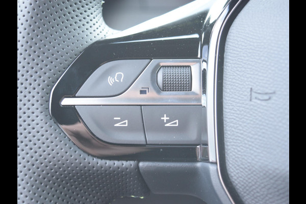 Peugeot e-2008 EV GT Avantage 54 kWh | Alcantara Executive Interior met stoelmassage | Warmtepomp | Vision, Navigation & Drive Assist plus Pack |