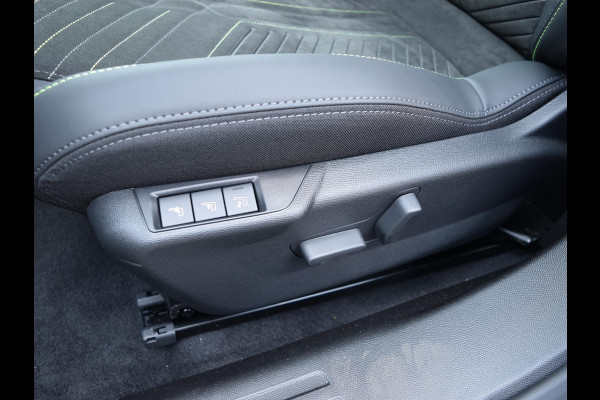 Peugeot e-2008 EV GT Avantage 54 kWh | Alcantara Executive Interior met stoelmassage | Warmtepomp | Vision, Navigation & Drive Assist plus Pack |