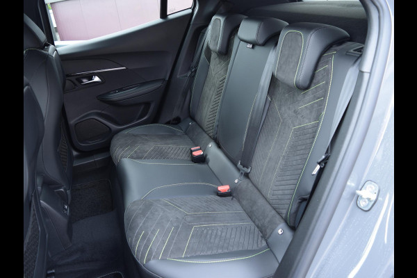 Peugeot e-2008 EV GT Avantage 54 kWh | Alcantara Executive Interior met stoelmassage | Warmtepomp | Vision, Navigation & Drive Assist plus Pack |