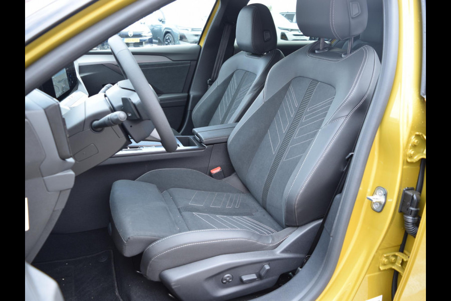 Opel Astra Electric 58 kWh Ultimate | Schuif / kanteldak | Alcantara bekleding | LED Intellilux verlichting | Parkeersensoren met camera |