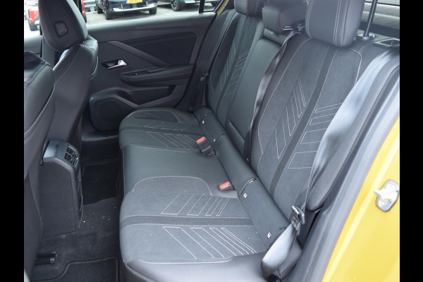 Opel Astra Electric 58 kWh Ultimate | Schuif / kanteldak | Alcantara bekleding | LED Intellilux verlichting | Parkeersensoren met camera |