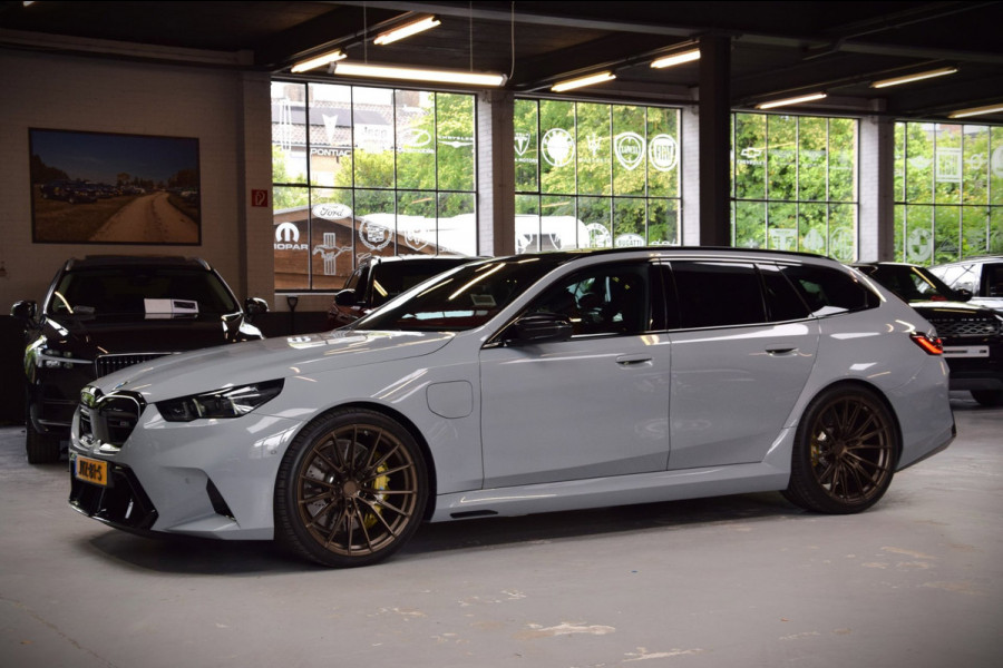 BMW 5 Serie Touring M5 Navi|Leder|22 Inch|GARANTIE|Nieuwstaat!|Org.NL|1e Eig.