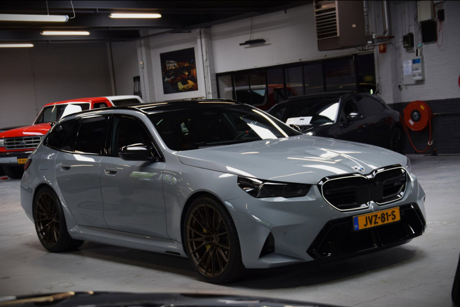BMW 5 Serie Touring M5 Navi|Leder|22 Inch|GARANTIE|Nieuwstaat!|Org.NL|1e Eig.