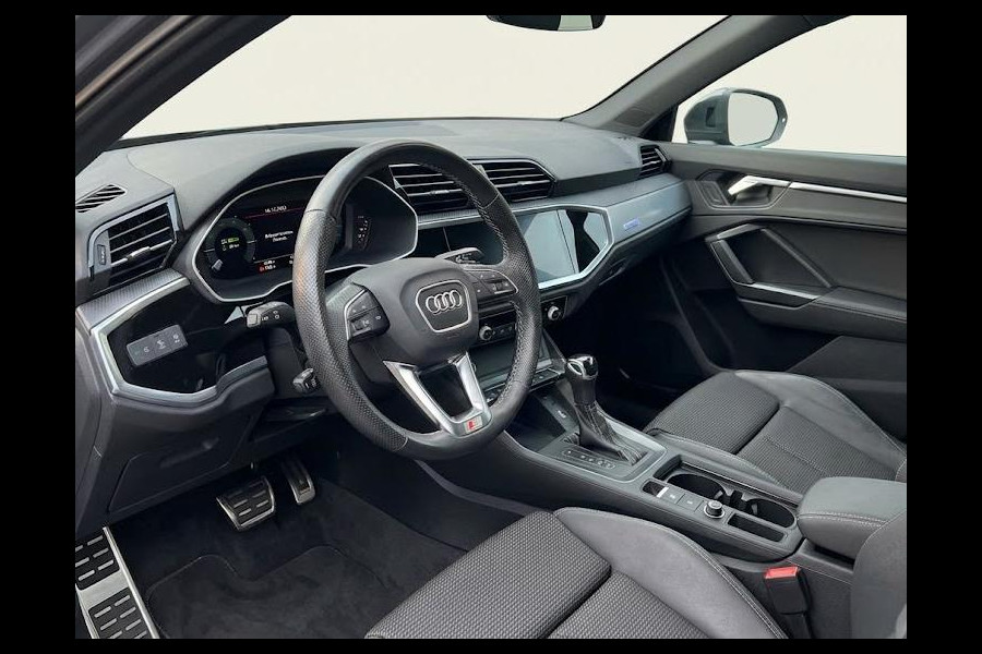 Audi Q3 45 TFSI e S edition 245pk | Navigatie | Keyless entry | Parkeercamera |  S-line interieur | Stoelverwarming | Verlengde garantie