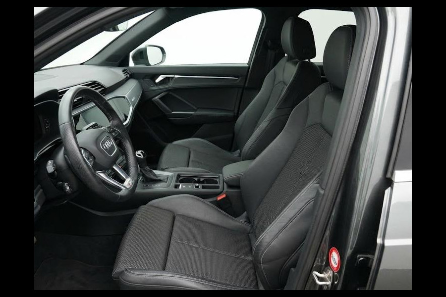 Audi Q3 45 TFSI e S edition 245pk | Navigatie | Keyless entry | Parkeercamera |  S-line interieur | Stoelverwarming | Verlengde garantie