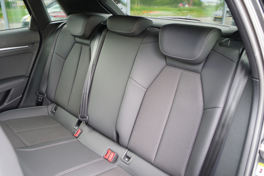 Audi A3 Sportback 45 TFSI e S-Line Edition Competition 245 PK PHEV, Panoramadak, Adap. Cruise Control, Carplay