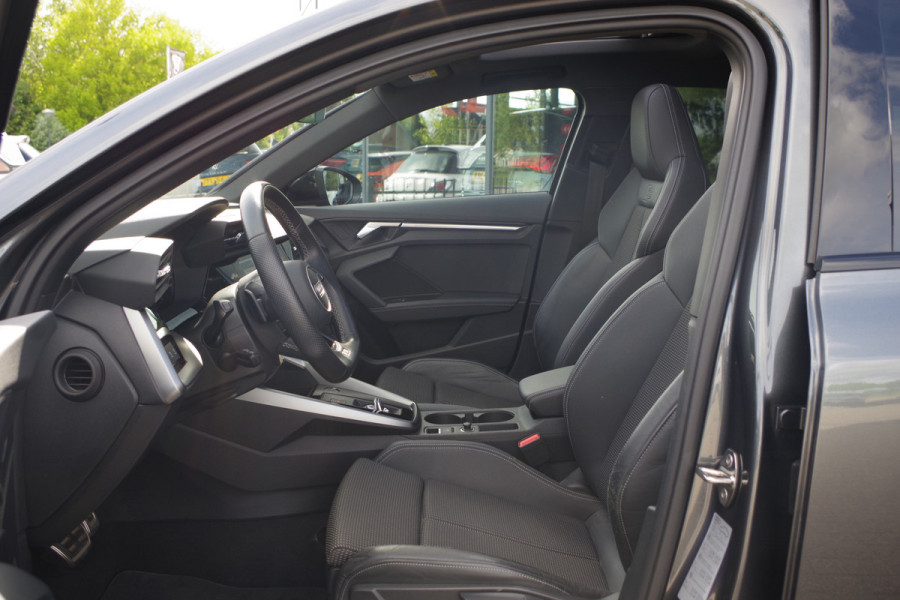 Audi A3 Sportback 45 TFSI e S-Line Edition Competition 245 PK PHEV, Panoramadak, Adap. Cruise Control, Carplay