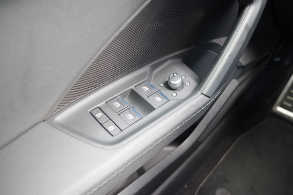 Audi A3 Sportback 45 TFSI e S-Line Edition Competition 245 PK PHEV, Panoramadak, Adap. Cruise Control, Carplay