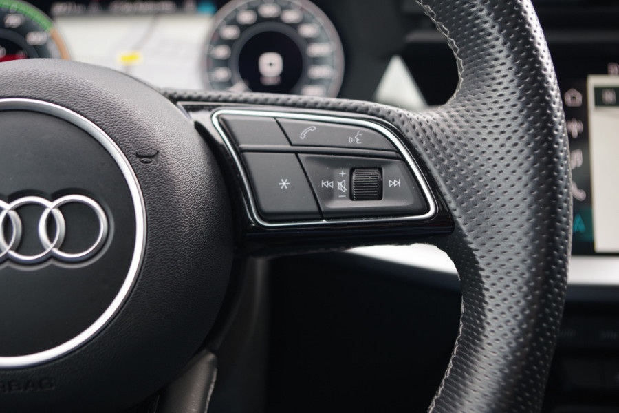 Audi A3 Sportback 45 TFSI e S-Line Edition Competition 245 PK PHEV, Panoramadak, Adap. Cruise Control, Carplay
