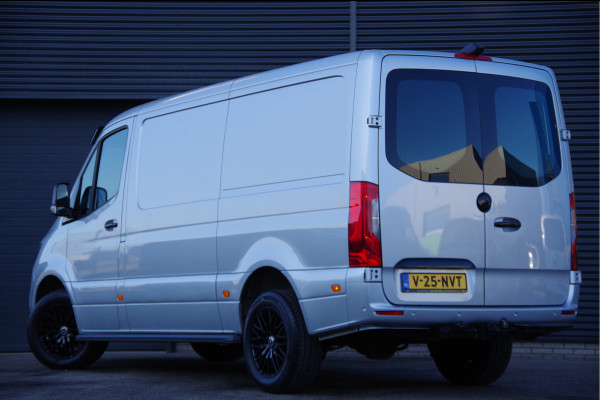 Mercedes-Benz Sprinter 319 3.0 CDI V6 L2H1 AUT. LED, MBUX 10'', 3.5T TREKHAAK, STOELVERWARMING, CAMERA, NAVI, CRUISE, CLIMA, PARKEERSENSOREN, CARPLAY