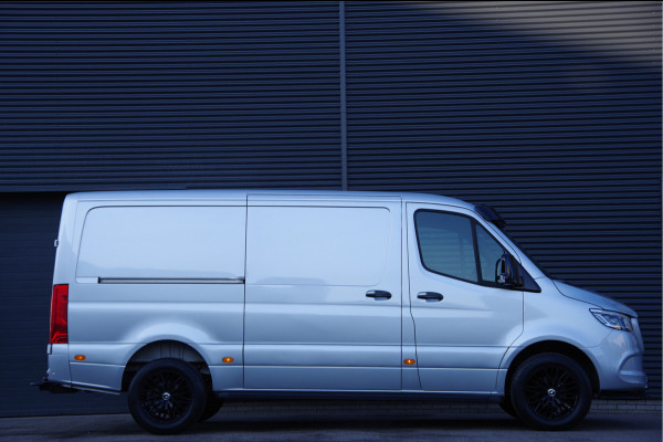 Mercedes-Benz Sprinter 319 3.0 CDI V6 L2H1 AUT. LED, MBUX 10'', 3.5T TREKHAAK, STOELVERWARMING, CAMERA, NAVI, CRUISE, CLIMA, PARKEERSENSOREN, CARPLAY